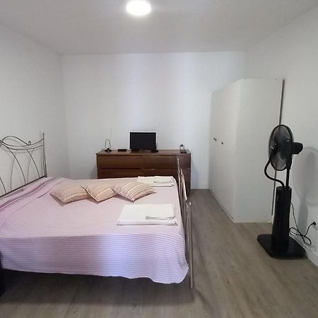 Alvito Guest House - Comfortable Room With Private Bathroom Lissabon Buitenkant foto