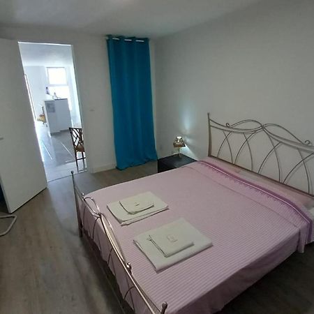 Alvito Guest House - Comfortable Room With Private Bathroom Lissabon Buitenkant foto